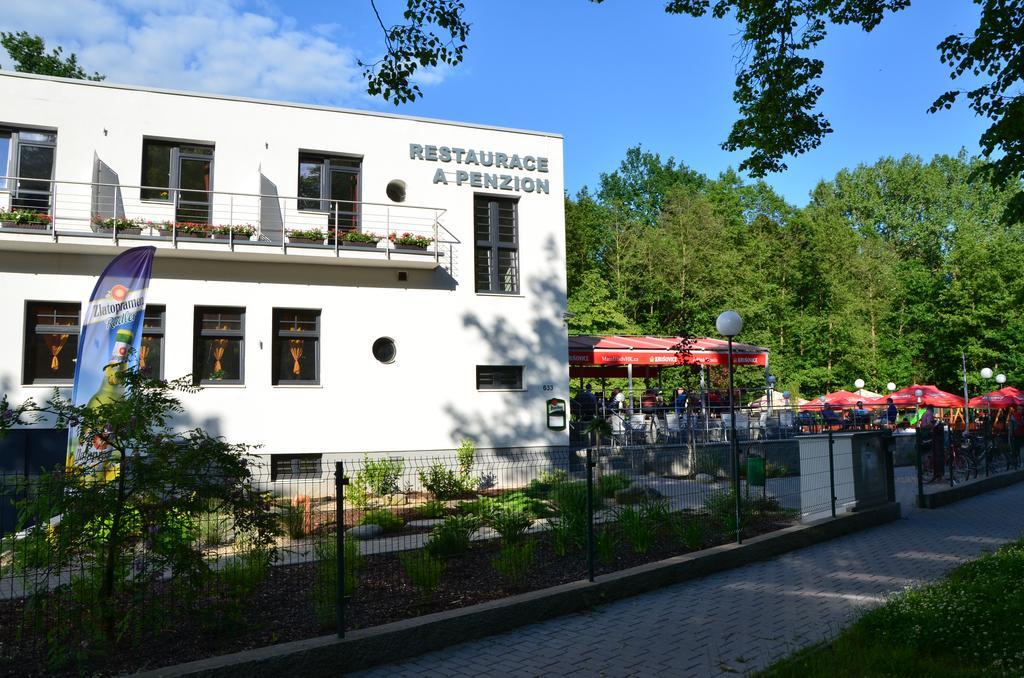 Restaurace A Penzion Zdena Bouda Hradec Králové Eksteriør billede