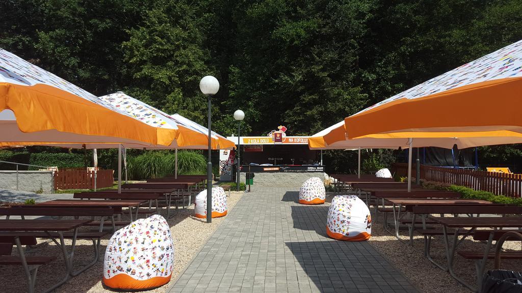 Restaurace A Penzion Zdena Bouda Hradec Králové Eksteriør billede